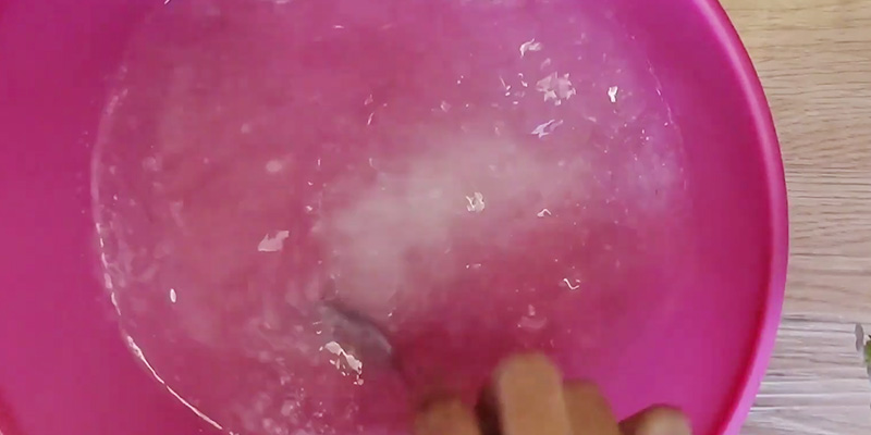 1. Baking Soda and Vinegar to Make Socks White Again Without Bleach