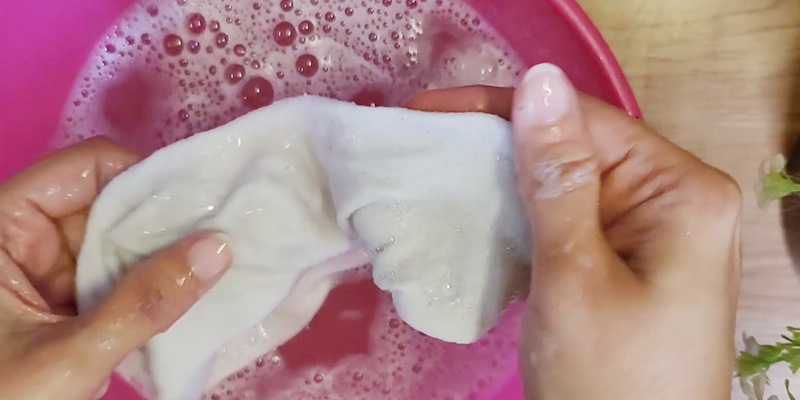 3. Dish Soap and Baking Soda to Make Socks White Again Without Bleach