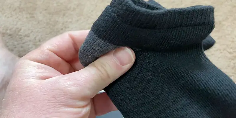 Advantages and Disadvantages of Using Low Cut Socks