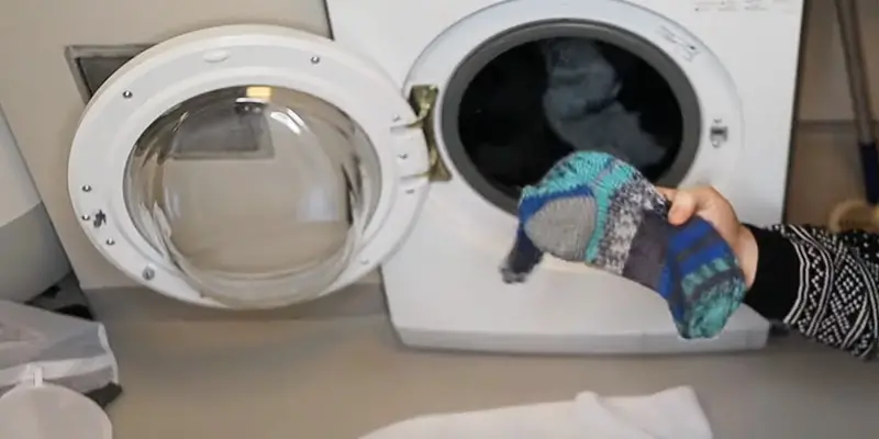 How to Wash Wool Socks in Washing Machine